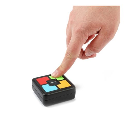 Memóriafejlesztő hang és fényhatásokkal